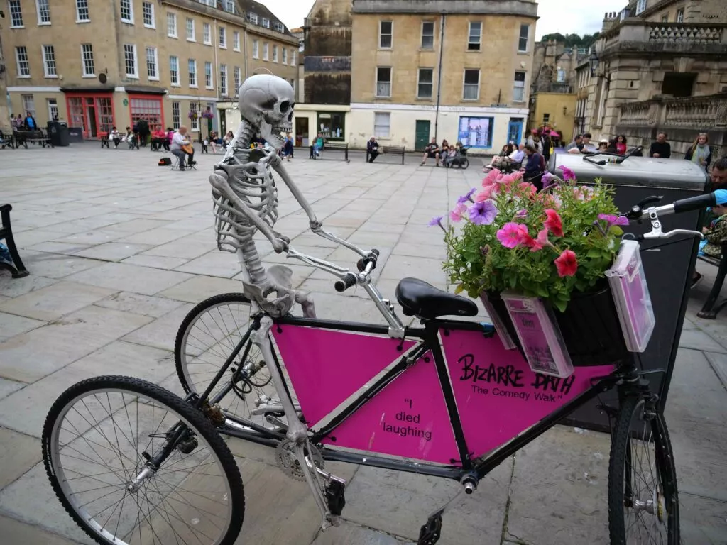 A Bath, Angleterre ; à côté des bains romains